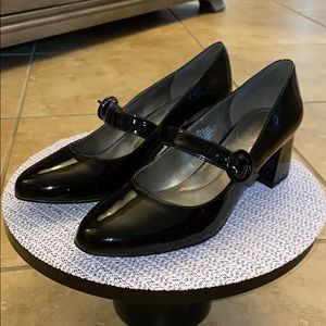 Bandolino Black Patent Leather Mary Janes
